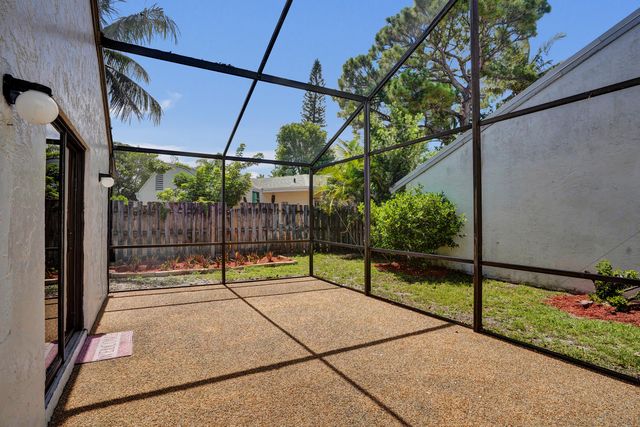 820 NW 21st Way 820, Delray Beach, FL 33445