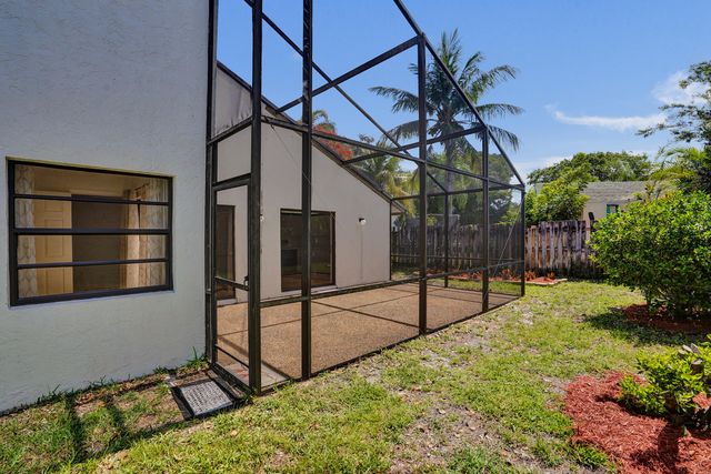 820 NW 21st Way 820, Delray Beach, FL 33445