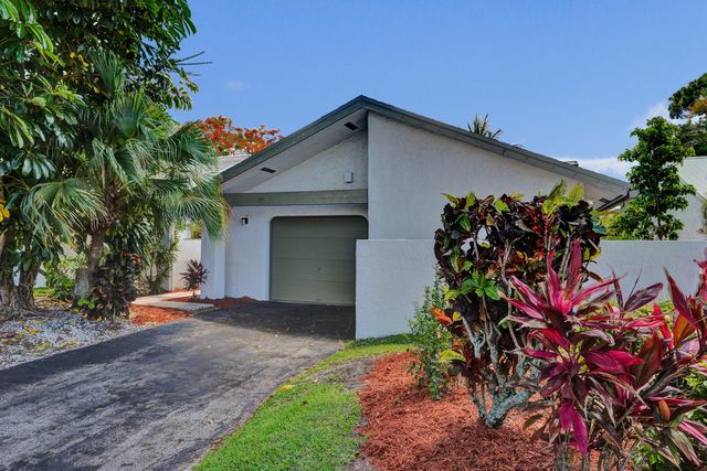 820 NW 21st Way 820, Delray Beach, FL 33445