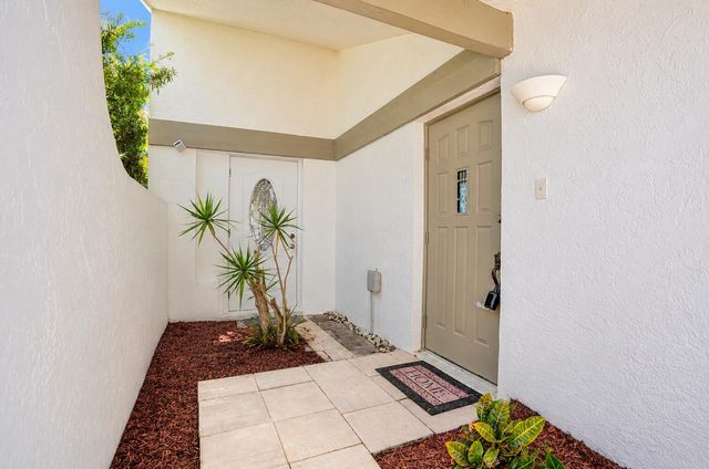 820 NW 21st Way 820, Delray Beach, FL 33445