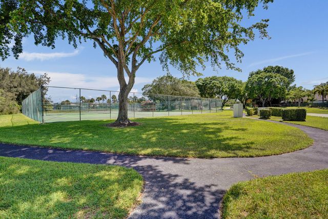 820 NW 21st Way 820, Delray Beach, FL 33445