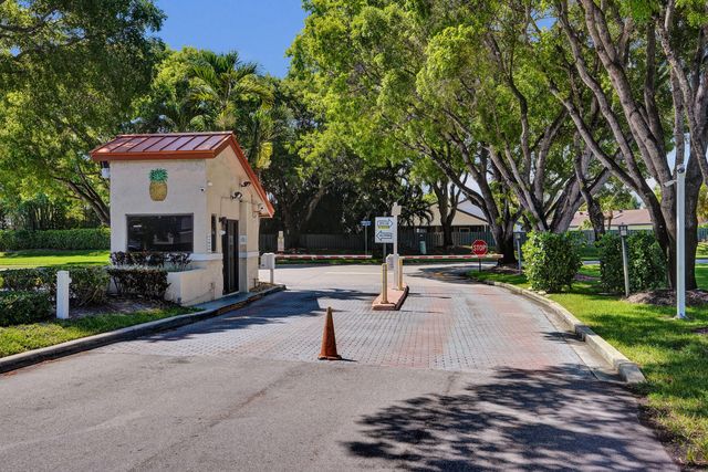 820 NW 21st Way 820, Delray Beach, FL 33445