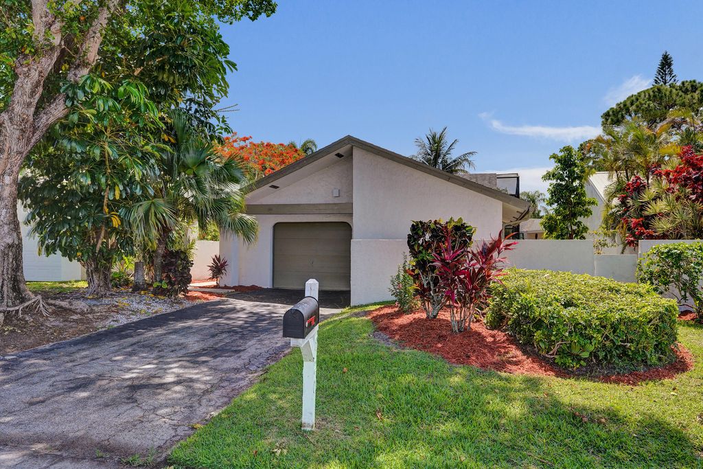 820 NW 21st Way 820, Delray Beach, FL 33445
