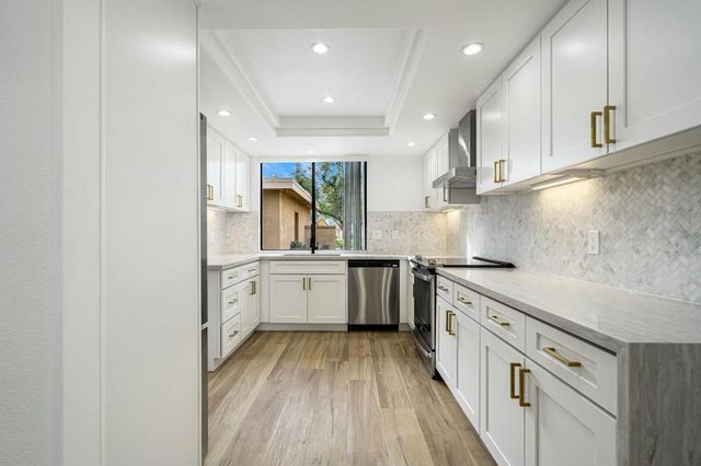 75 Sunrise Drive, Rancho Mirage, CA 92270