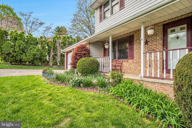 336 INDIAN CREEK DR, Mechanicsburg, PA 17050