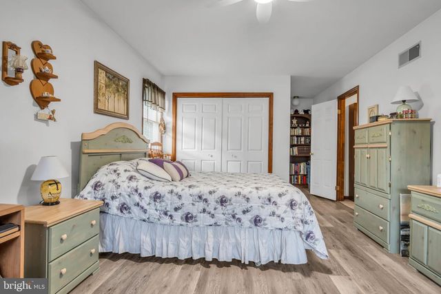 336 INDIAN CREEK DR, Mechanicsburg, PA 17050