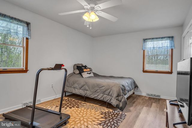 336 INDIAN CREEK DR, Mechanicsburg, PA 17050