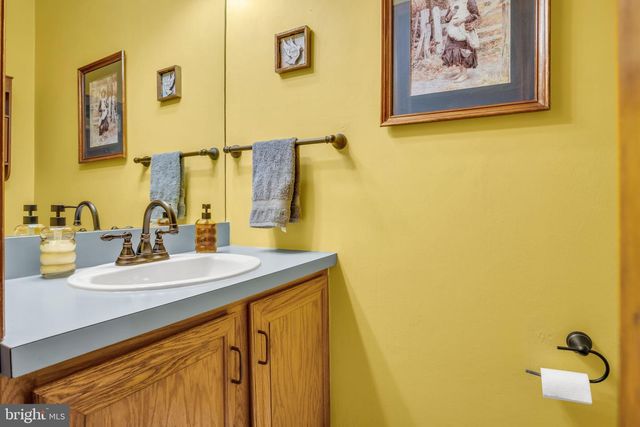 336 INDIAN CREEK DR, Mechanicsburg, PA 17050
