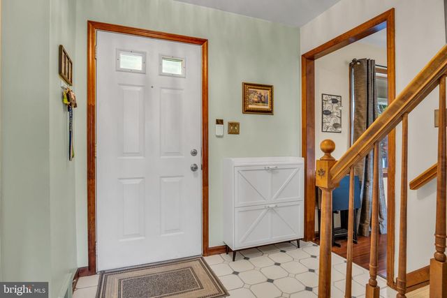336 INDIAN CREEK DR, Mechanicsburg, PA 17050