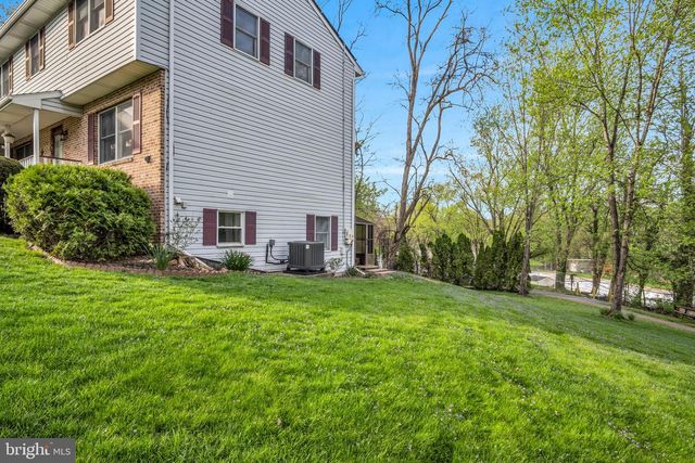 336 INDIAN CREEK DR, Mechanicsburg, PA 17050