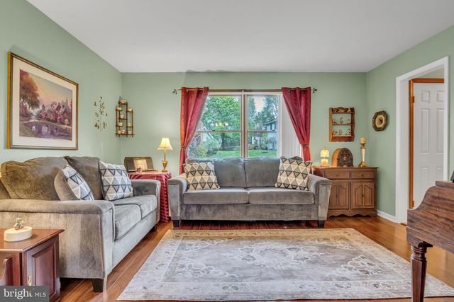 336 INDIAN CREEK DR, Mechanicsburg, PA 17050