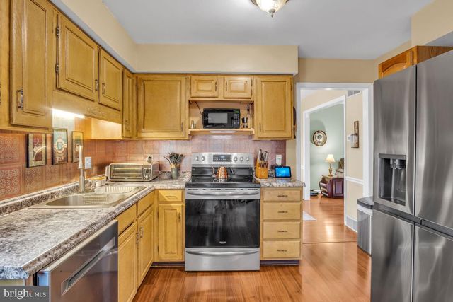 336 INDIAN CREEK DR, Mechanicsburg, PA 17050