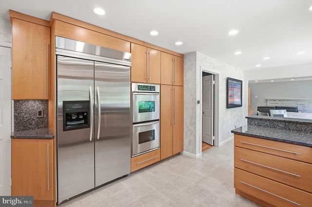 7556 PEPPERELL DR, Bethesda, MD 20817