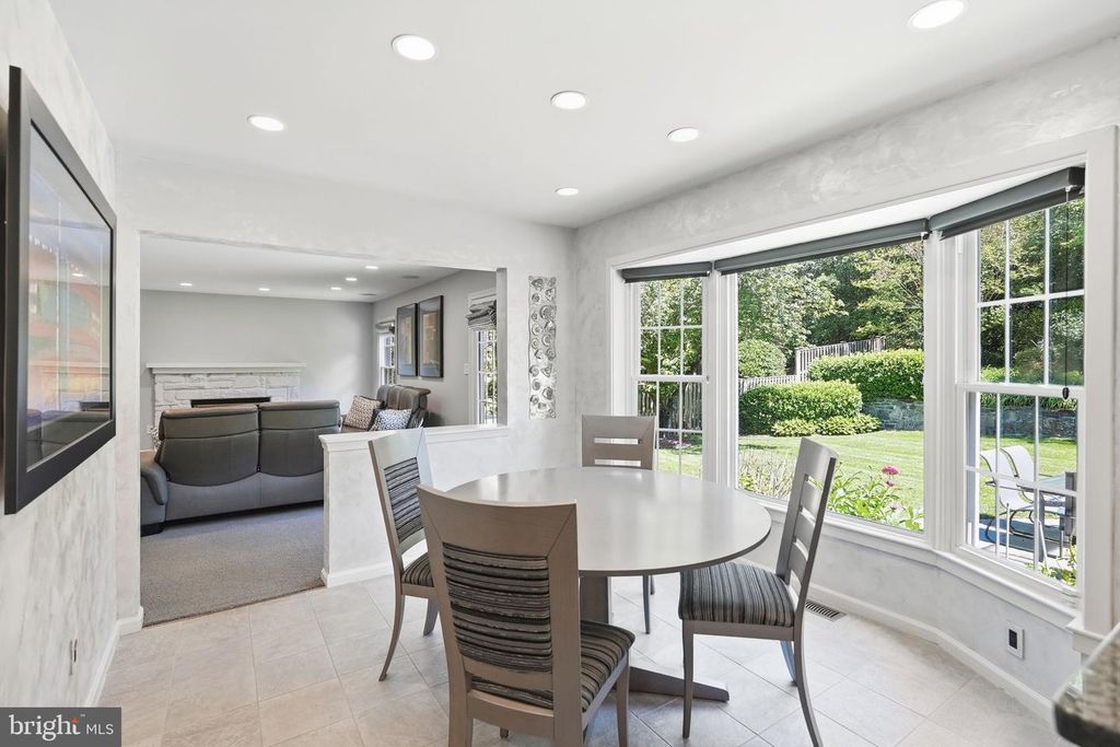 Image 13 of property listing at 7556 PEPPERELL DR, Bethesda, MD 20817