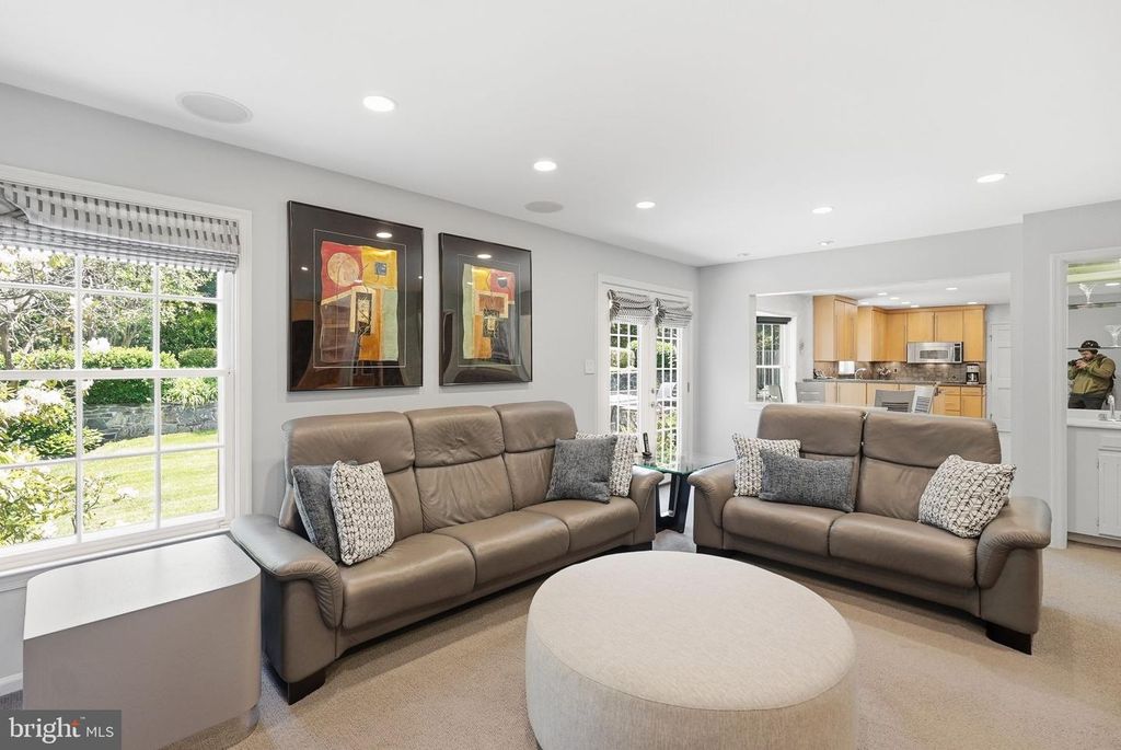 Image 15 of property listing at 7556 PEPPERELL DR, Bethesda, MD 20817