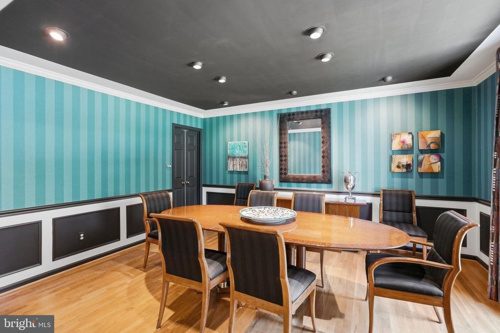 Image 18 of property listing at 7556 PEPPERELL DR, Bethesda, MD 20817