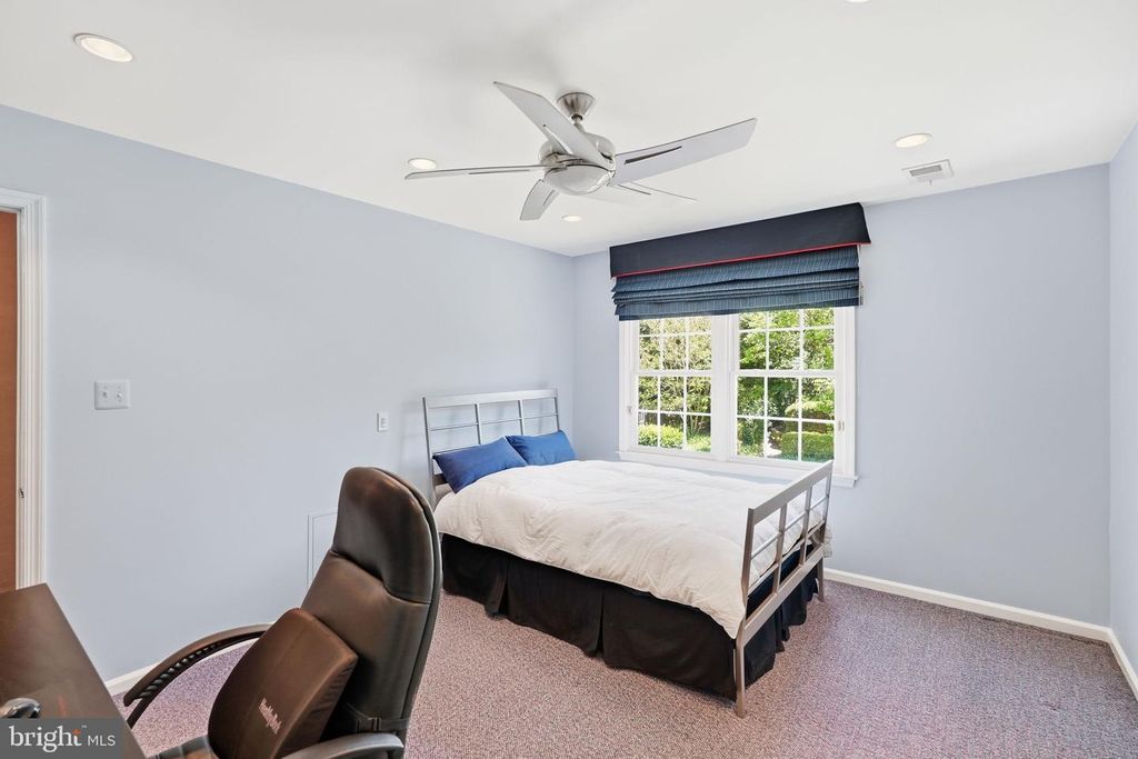 Image 28 of property listing at 7556 PEPPERELL DR, Bethesda, MD 20817