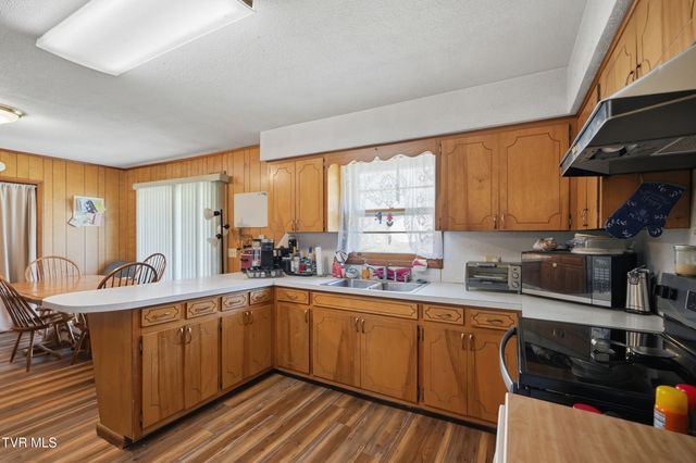 805 Rock Creek Road, Erwin, TN 37650