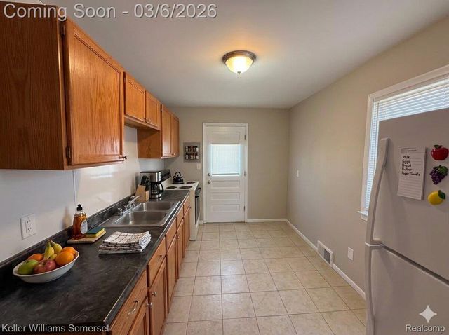 12753 Georgiana Avenue, Warren, MI 48089