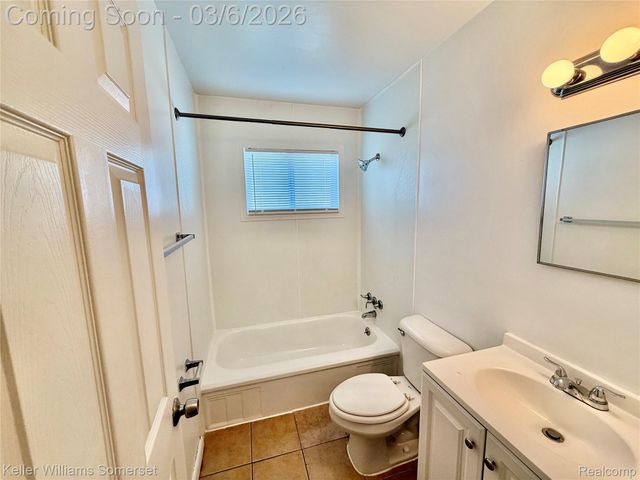 12753 Georgiana Avenue, Warren, MI 48089