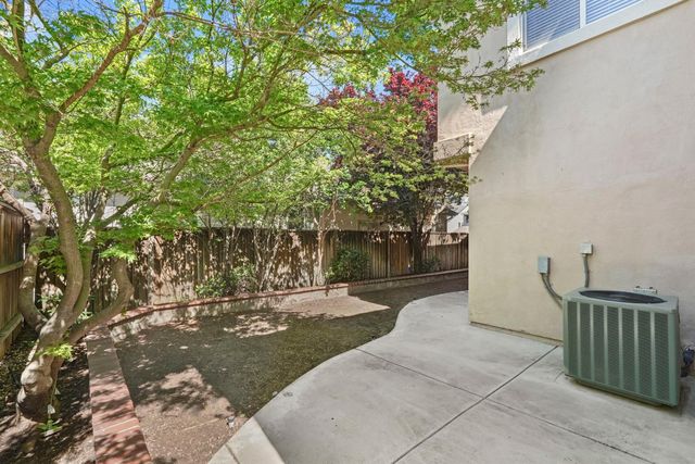 1300 Eastlake Cir, Tracy, CA 95304