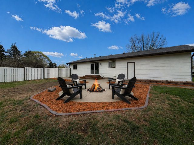 7610 119th Avenue N, Champlin, MN 55316