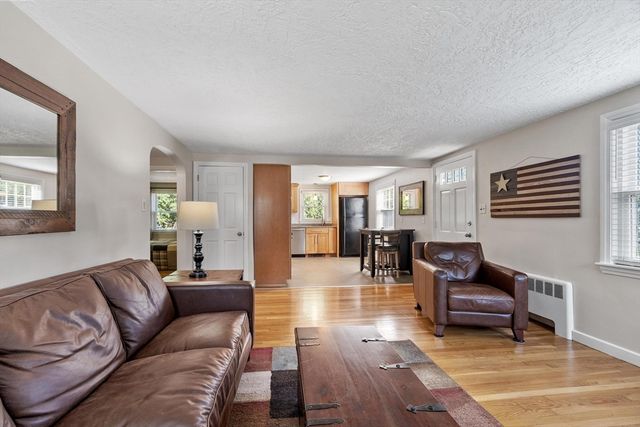 68 Oak Hill Rd, Westford, MA 01886