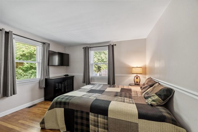 68 Oak Hill Rd, Westford, MA 01886