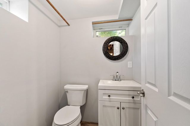 68 Oak Hill Rd, Westford, MA 01886