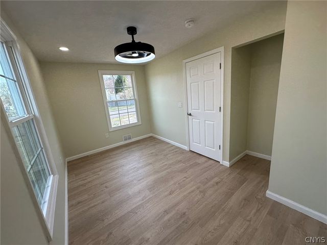 100 Sherbourne Road, Syracuse, NY 13224