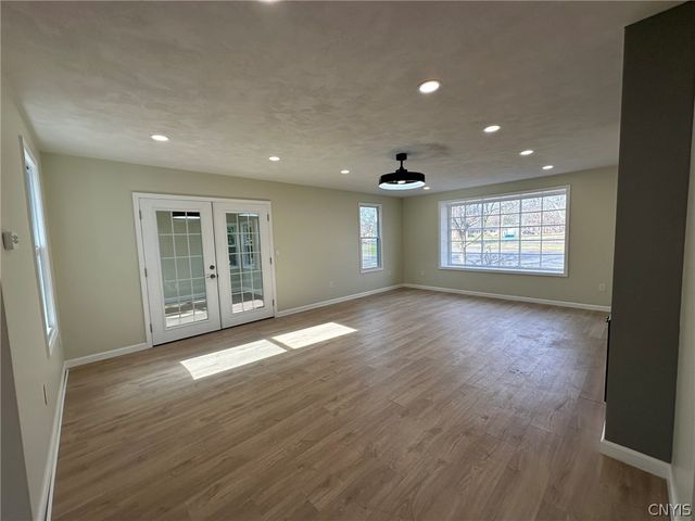 100 Sherbourne Road, Syracuse, NY 13224