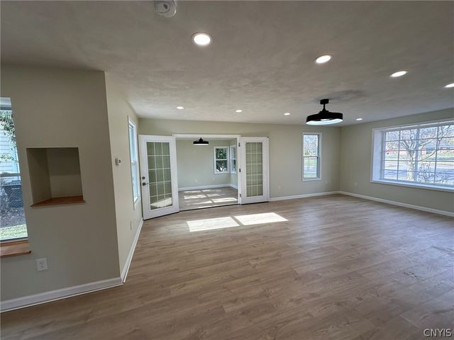 100 Sherbourne Road, Syracuse, NY 13224