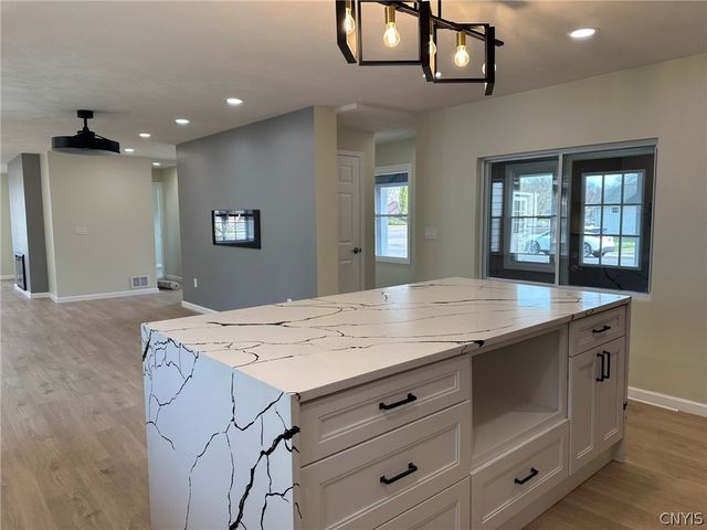 100 Sherbourne Road, Syracuse, NY 13224