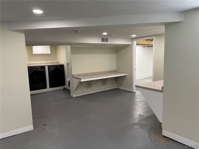 100 Sherbourne Road, Syracuse, NY 13224