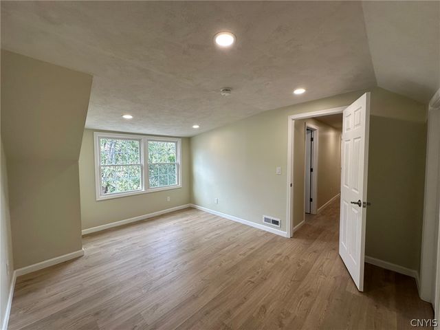 100 Sherbourne Road, Syracuse, NY 13224