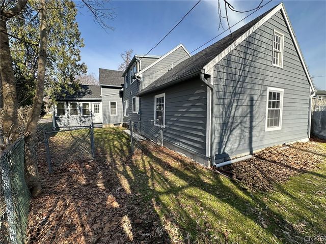 100 Sherbourne Road, Syracuse, NY 13224