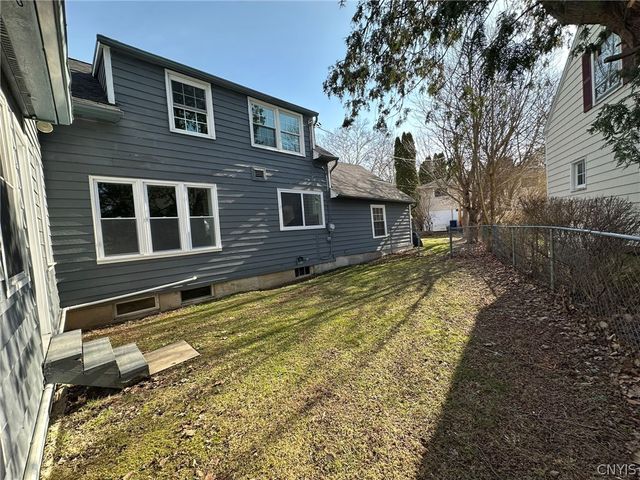 100 Sherbourne Road, Syracuse, NY 13224