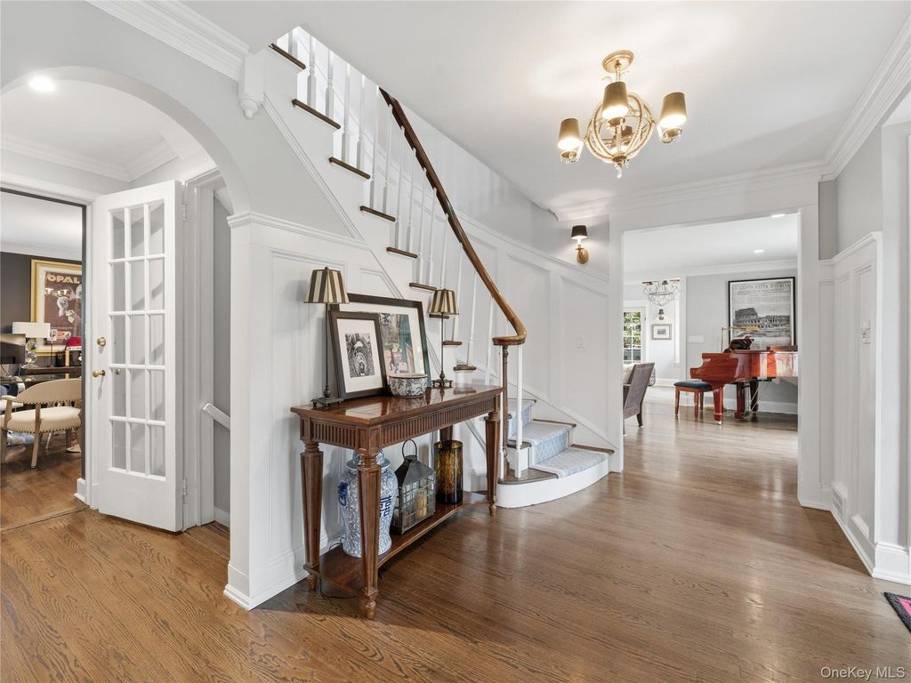 140 Remington Road, Manhasset, NY 11030 — photo 5