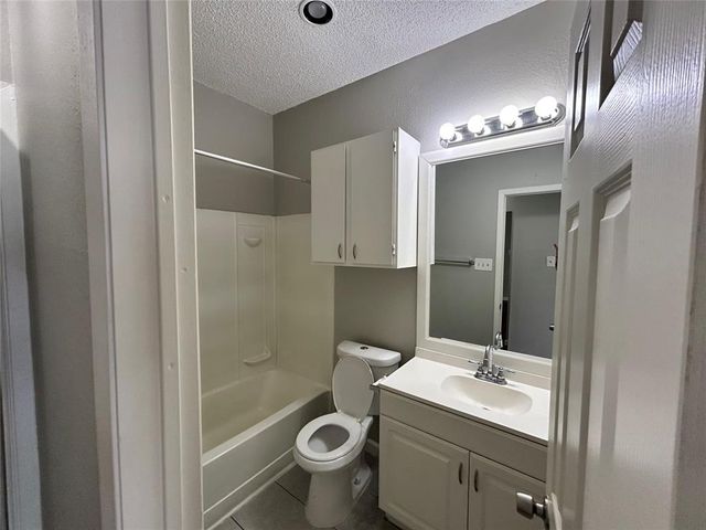 9509 Kempler DR A, Austin, TX 78748