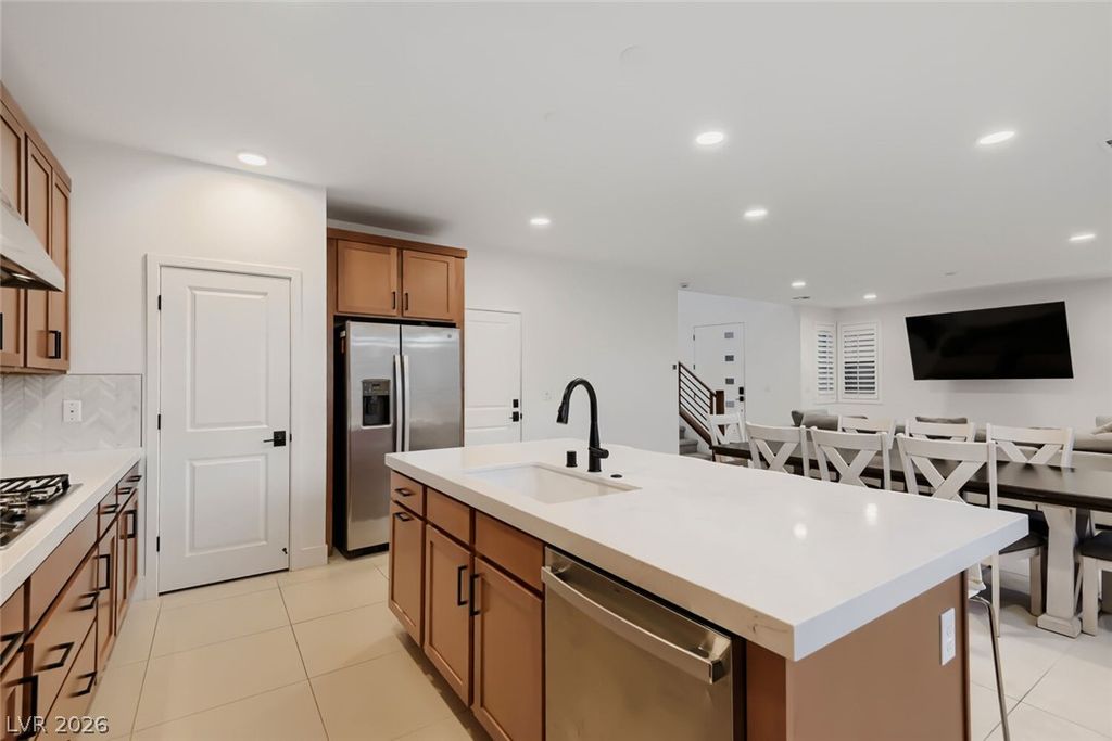6276 Redstone Hills Drive, Las Vegas, NV 89148 — photo 4