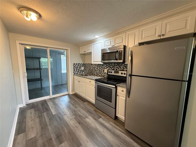 350 ELMSTREET COURT B, Englewood, FL 34223