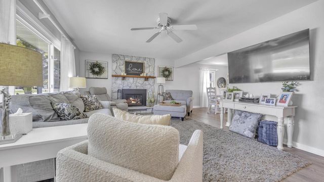 3718 S 12th PLACE, Sheboygan, WI 53081