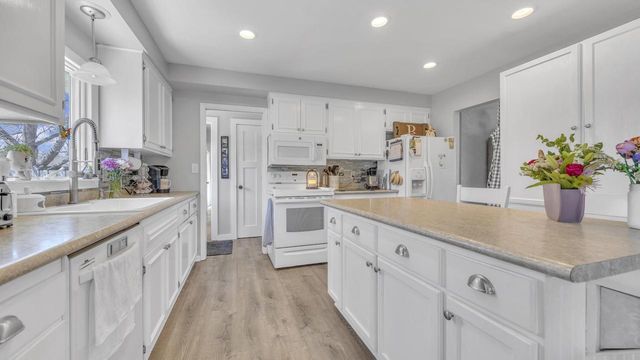 3718 S 12th PLACE, Sheboygan, WI 53081
