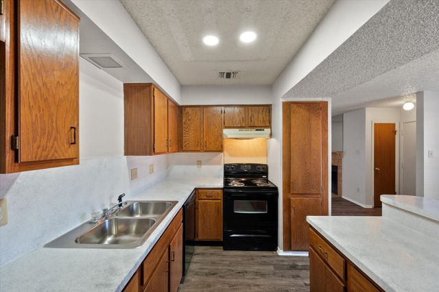 406 E Denton Drive 36, Euless, TX 76039