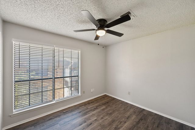 406 E Denton Drive 36, Euless, TX 76039