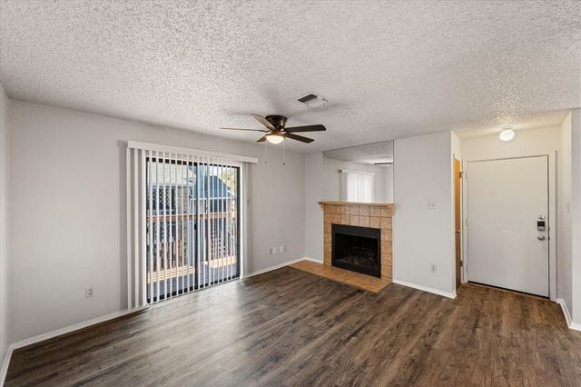 406 E Denton Drive 36, Euless, TX 76039