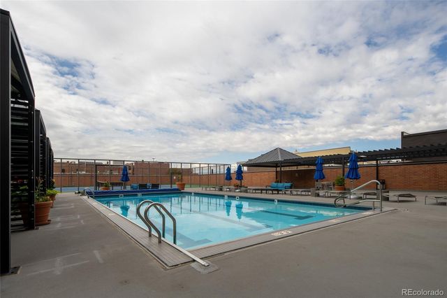 1551 Larimer Street 2002, Denver, CO 80202