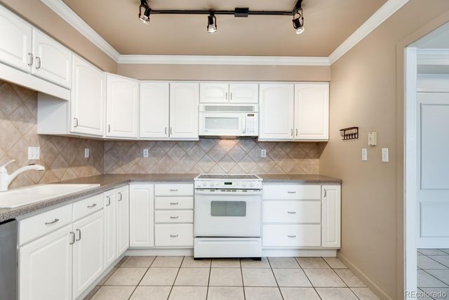 1551 Larimer Street 2002, Denver, CO 80202