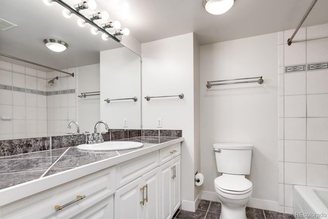 1551 Larimer Street 2002, Denver, CO 80202