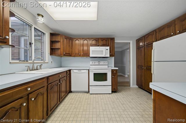 1028 Edgewood Drive, Royal Oak, MI 48067